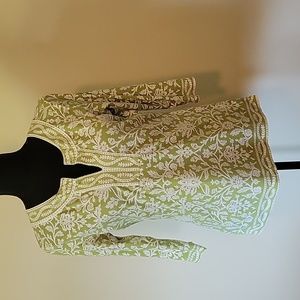 Talbots petites 100% cotton tunic in size S. 3/4 length sleeves.